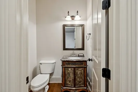 $1,250,000 | 2021 B Overhill Drive, Nashville, TN 37215