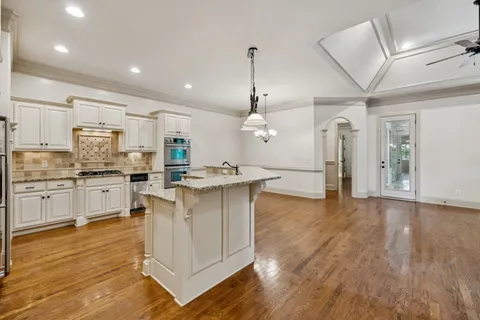 $1,250,000 | 2021 B Overhill Drive, Nashville, TN 37215