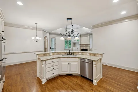 $1,250,000 | 2021 B Overhill Drive, Nashville, TN 37215