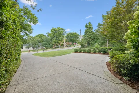 $1,250,000 | 2021 B Overhill Drive, Nashville, TN 37215