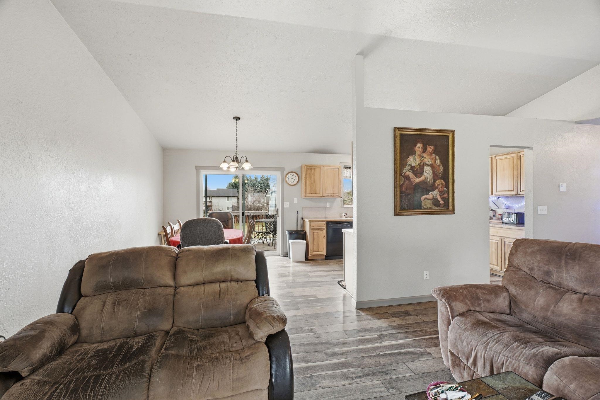 5614 North Canal Road Newman Lake, WA 99025 - Photo 7 of 50