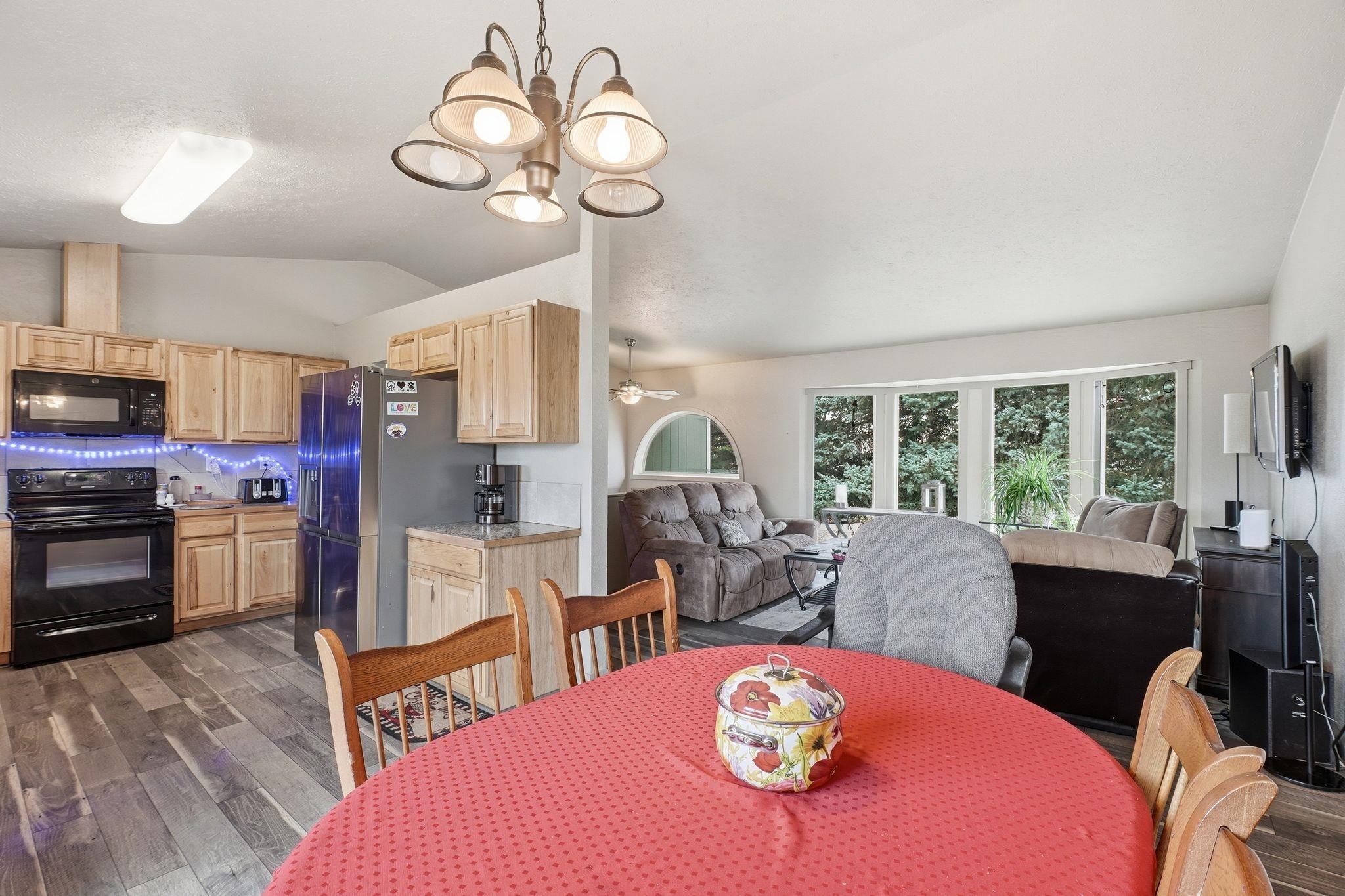 5614 North Canal Road Newman Lake, WA 99025 - Photo 9 of 50