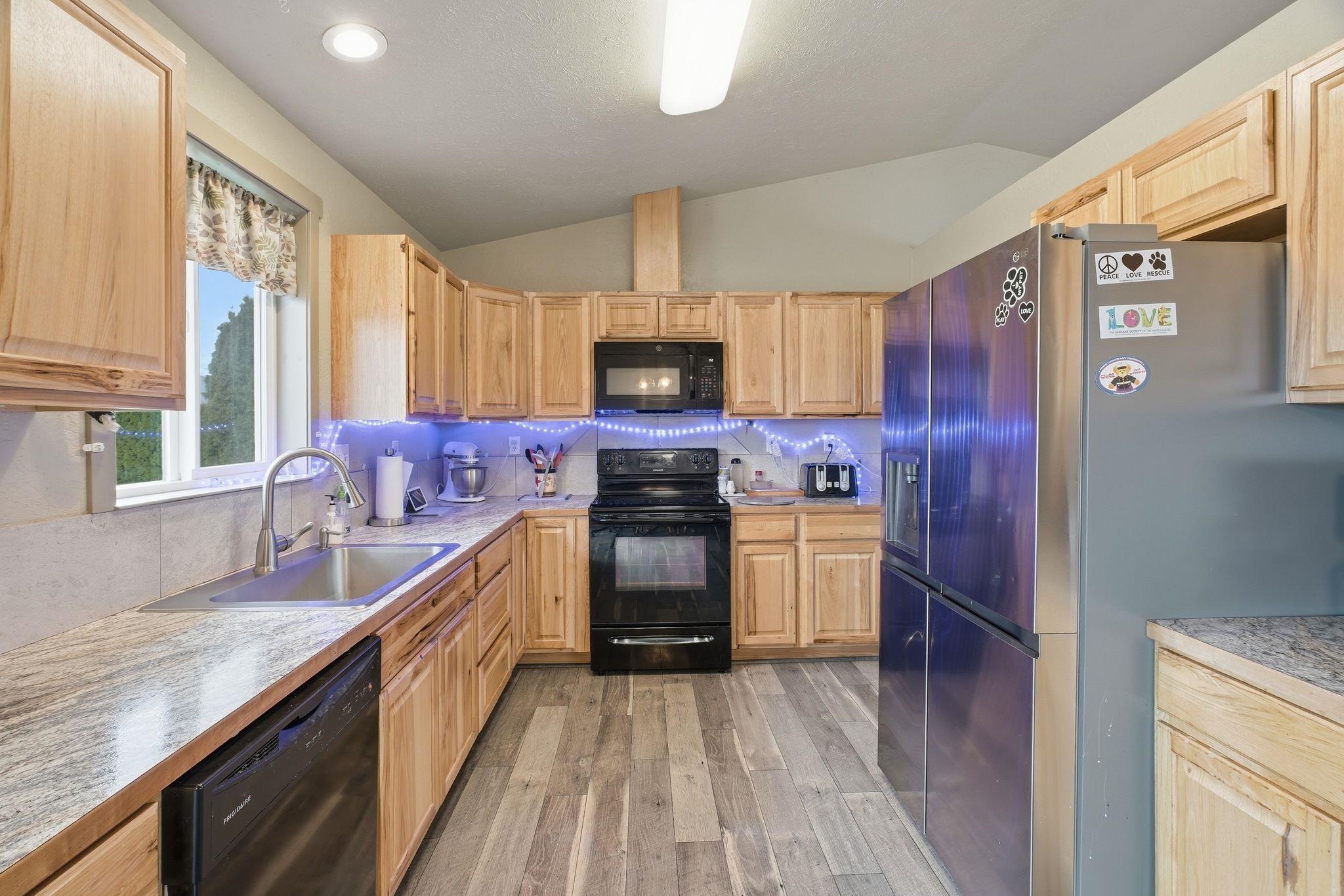 5614 North Canal Road Newman Lake, WA 99025 - Photo 10 of 50