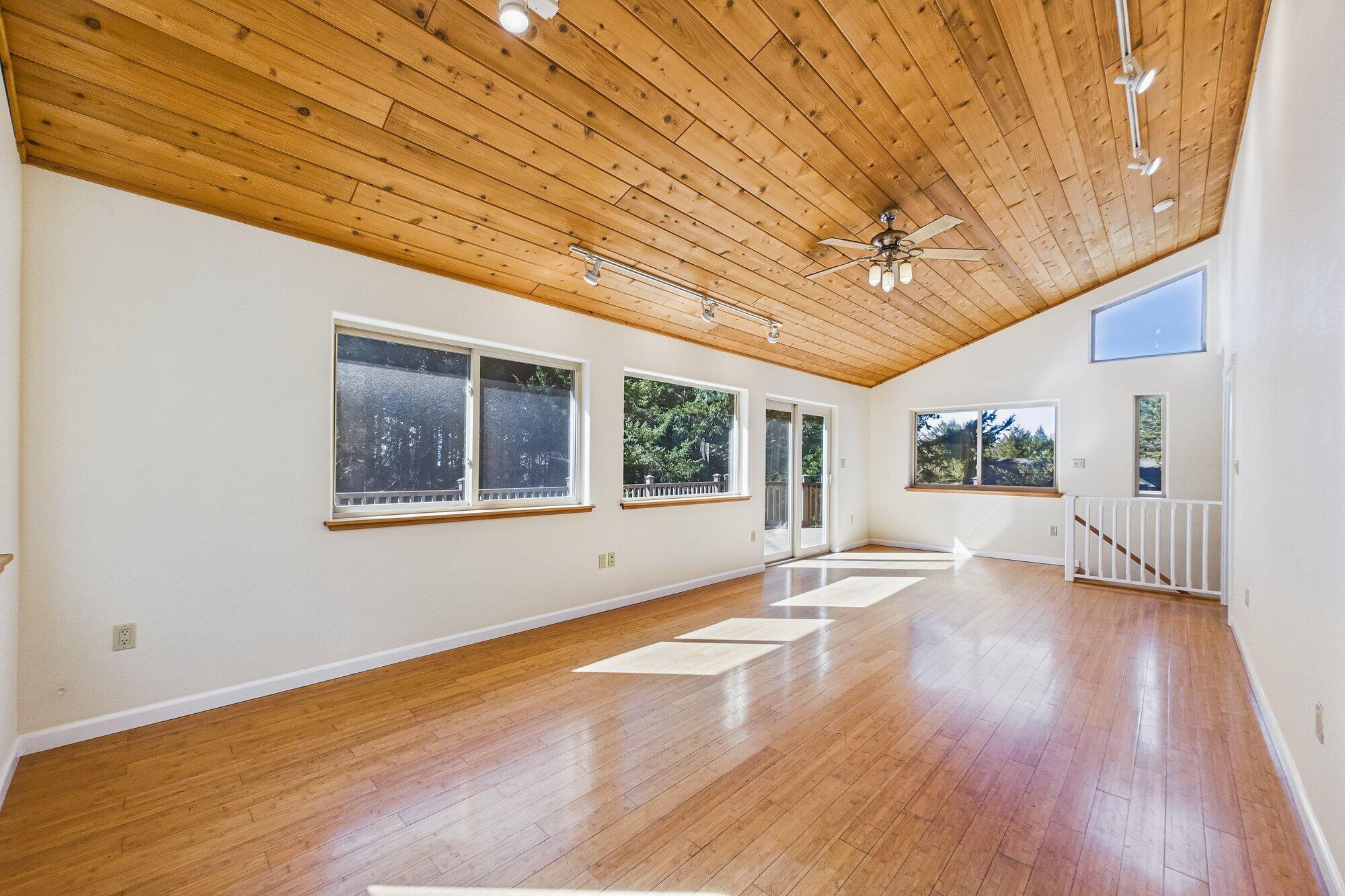 950 Spring Road Shelter Cove, CA 95589 - Photo 5 of 42