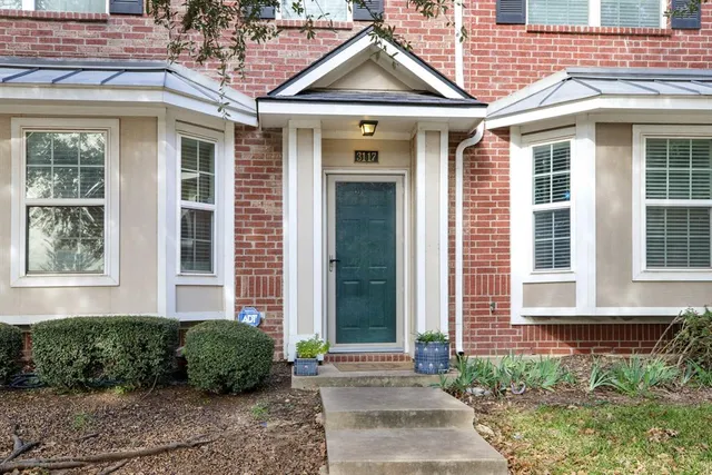 $300,000 | 3117 Carlisle Street, Bedford, TX 76021