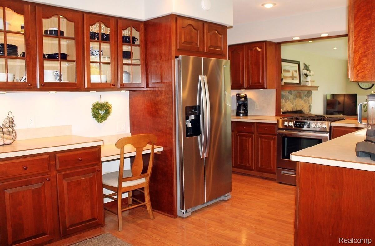 51250 Hanford Road Canton, MI 48187 - Photo 17 of 74 Kitchen View 2