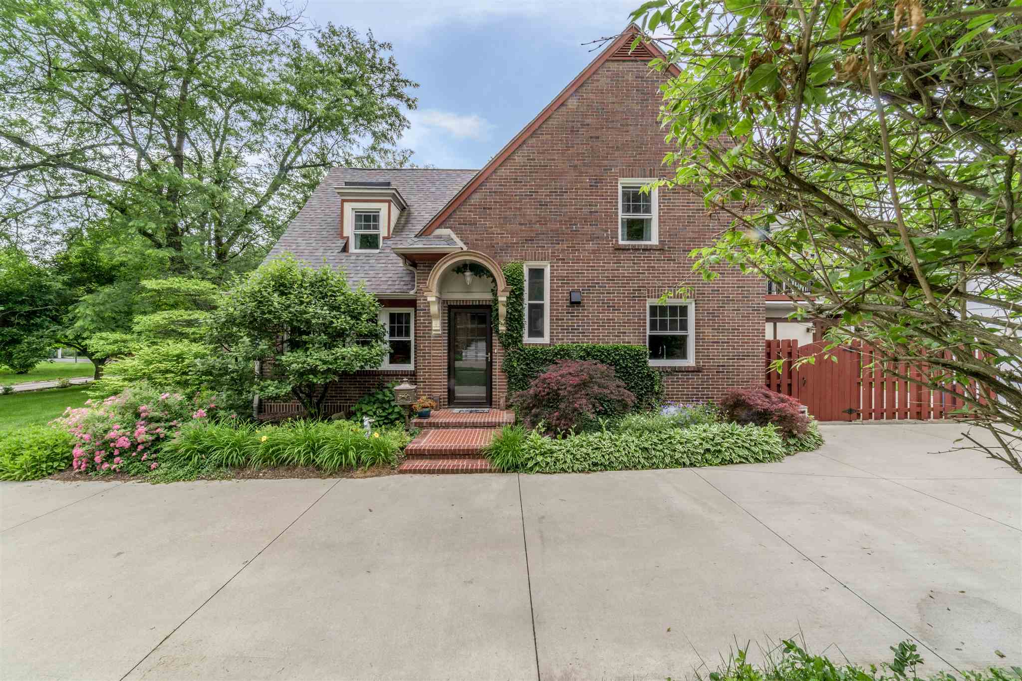 2304 West Berwyn Road Muncie, IN 47304 - Photo 1 of 27 Gallery Image 1