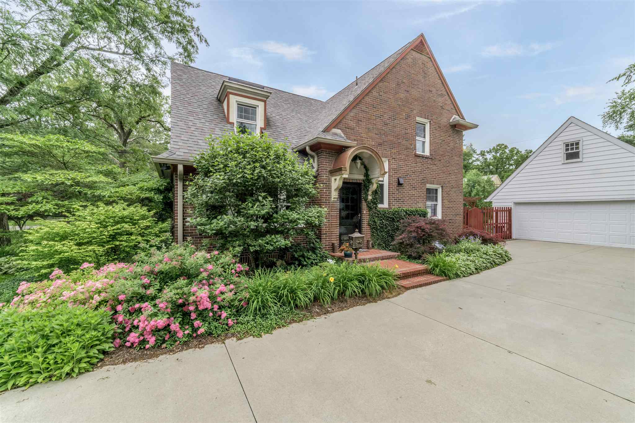 2304 West Berwyn Road Muncie, IN 47304 - Photo 2 of 27 Gallery Image 2