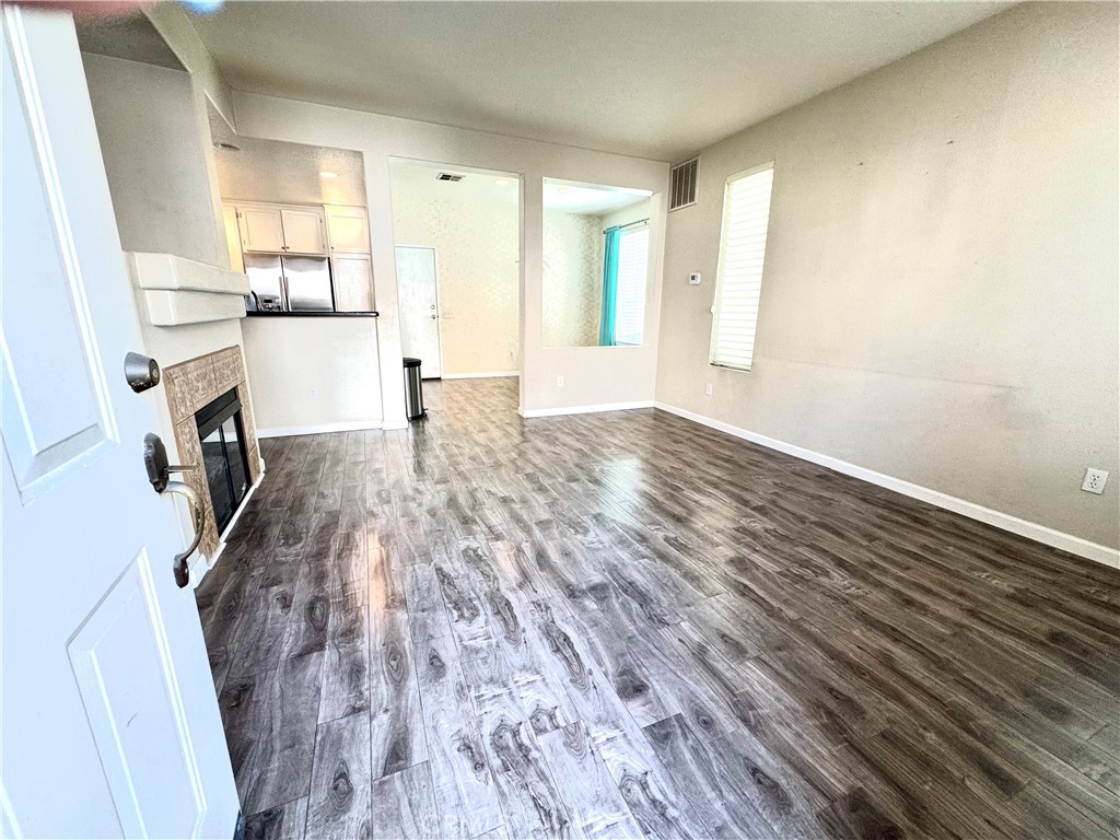 25554 Schubert Circle Stevenson Ranch, CA 91381 - Photo 4 of 18