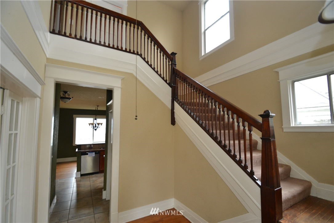 2126 Rucker Avenue Everett, WA 98201 - Photo 2 of 25