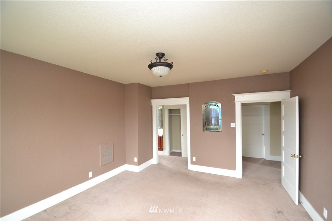 2126 Rucker Avenue Everett, WA 98201 - Photo 18 of 25