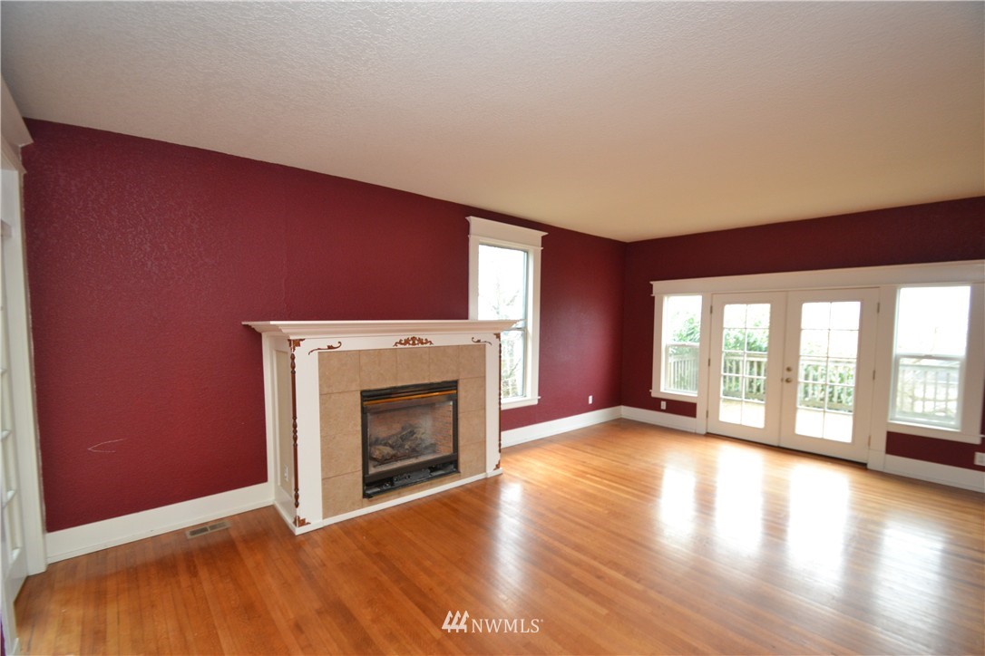 2126 Rucker Avenue Everett, WA 98201 - Photo 4 of 25