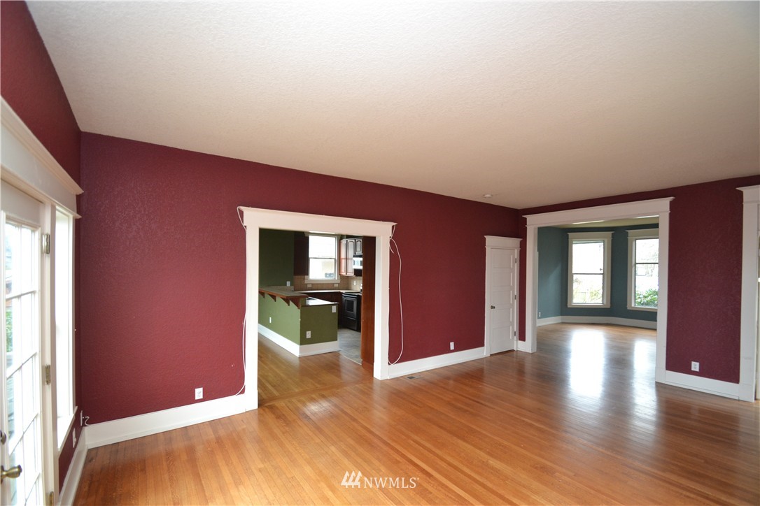 2126 Rucker Avenue Everett, WA 98201 - Photo 5 of 25