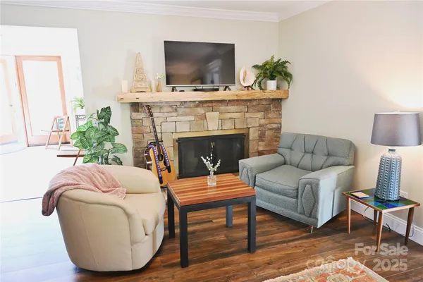 $525,000 | 501 Fairway Drive, Hendersonville, NC 28739