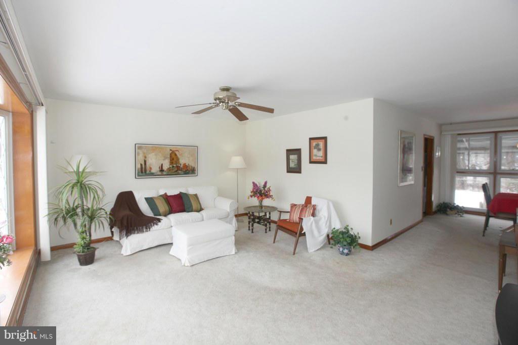 1808 Willann Road Baltimore, MD 21237 - Photo 3 of 23 a living room with furniture and a window