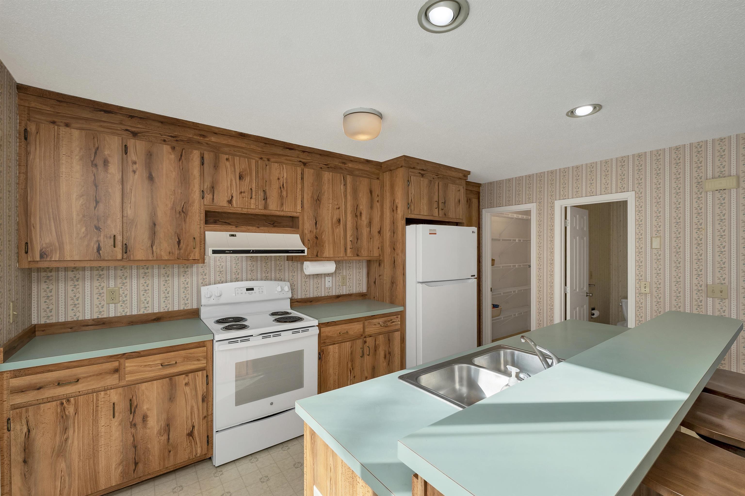 2 Tanager Court Merrimack, NH 03054 - Photo 7 of 39