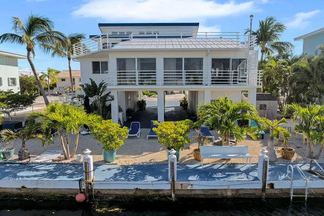 a view of a livingroom with furniture and window