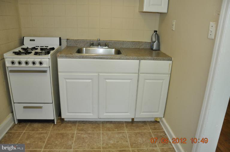4015 Edgewood Road Baltimore, MD 21215 - Photo 2 of 4 Kitchen upgraded