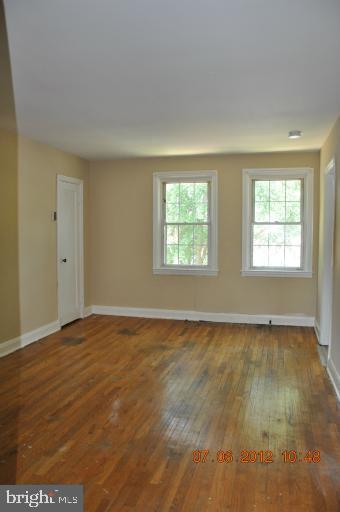 4015 Edgewood Road Baltimore, MD 21215 - Photo 4 of 4 living room view