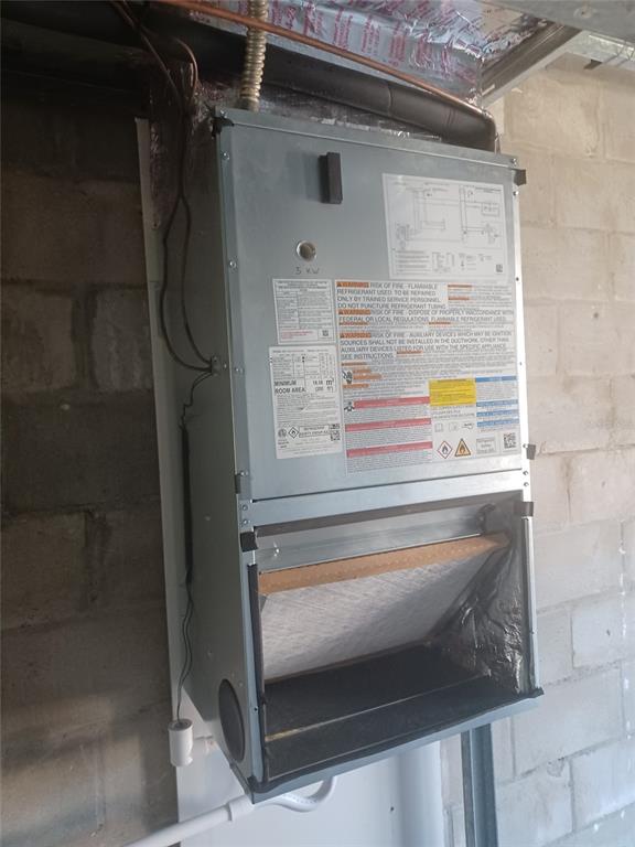 215 South McMullen Booth Road, Unit 181 Clearwater, FL 33759 - Photo 7 of 8 a view of bathroom with shower