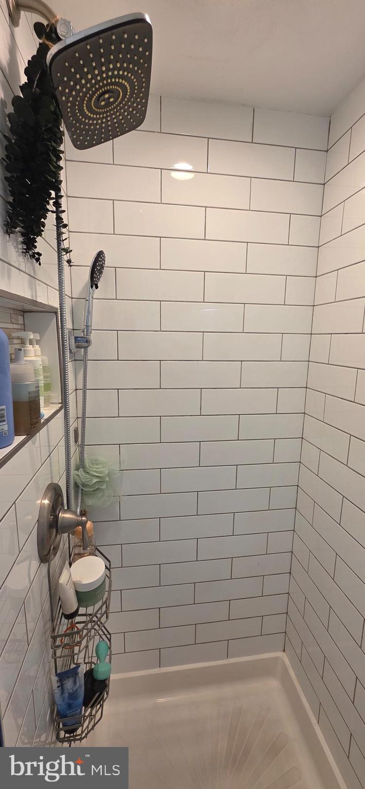 235 South Duncan Street Baltimore, MD 21231 - Photo 4 of 19