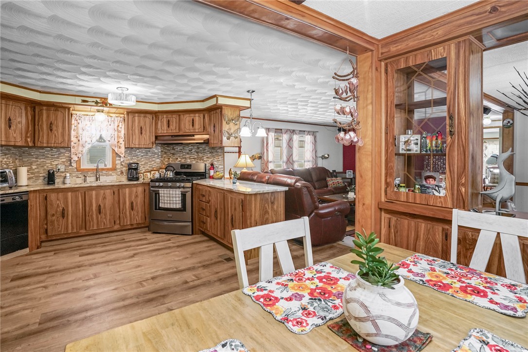 4 Leisure Way Coventry, RI 02816 - Photo 9 of 28