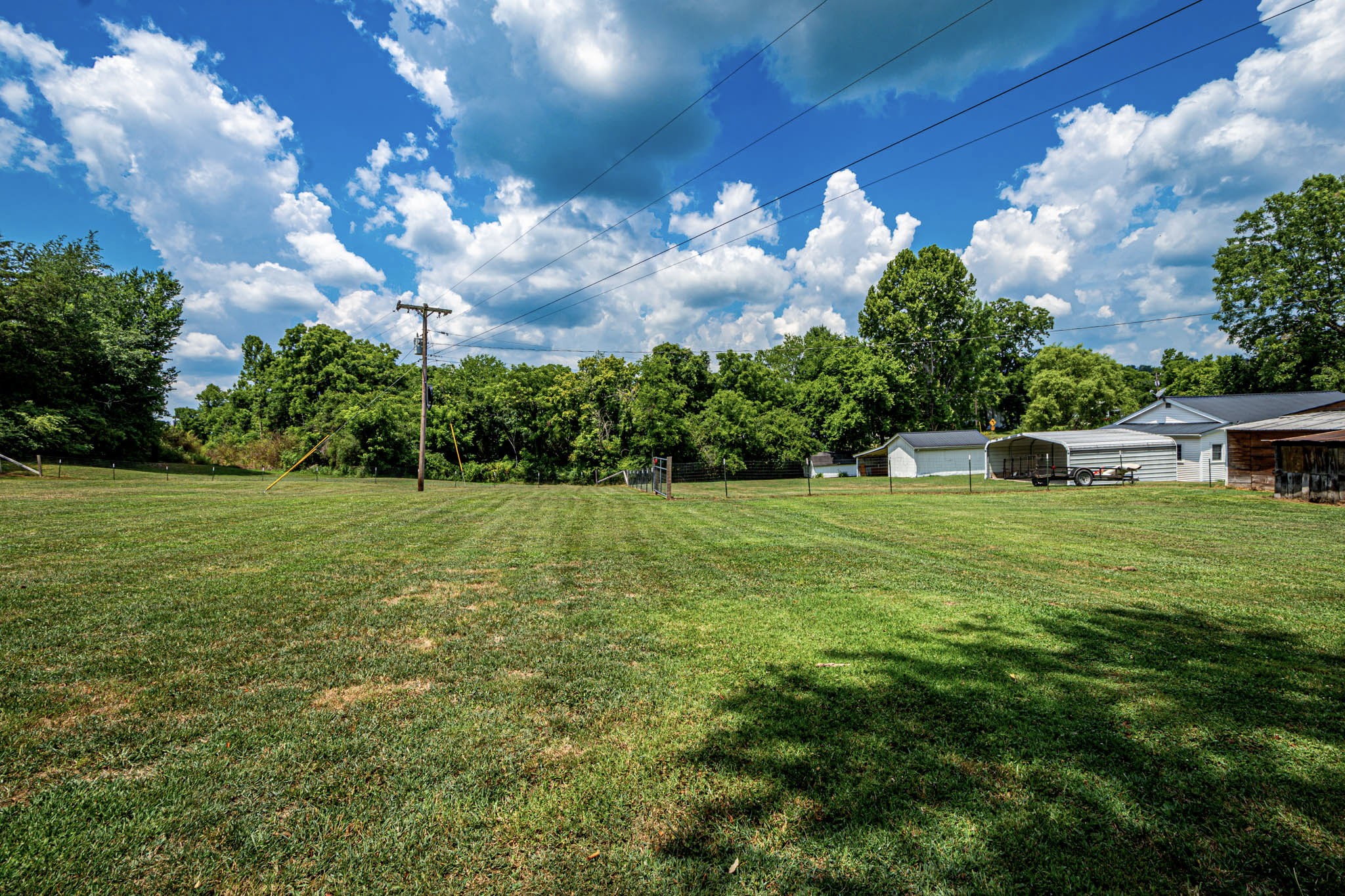 7091 Morgan Creek Road Centerville, TN 37033 - Photo 50 of 55 a view of a house with a big yard