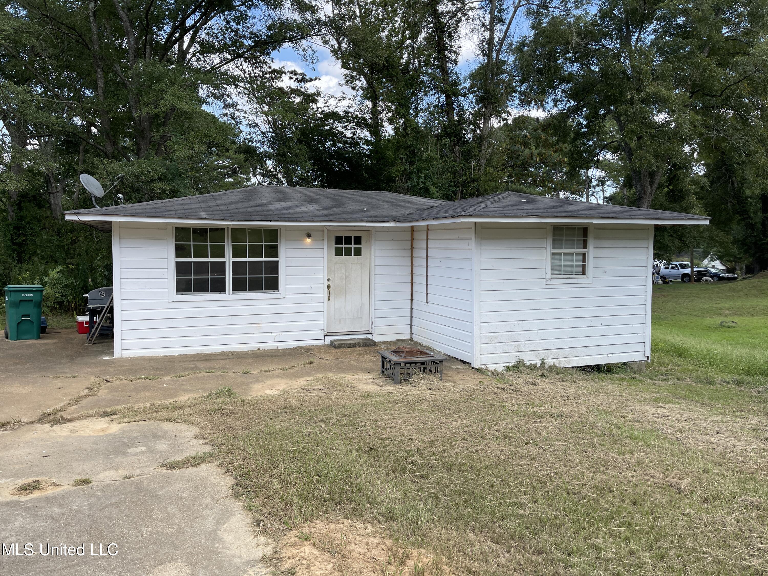 306 Collier Street Carthage, MS 39051 - Photo 1 of 1 Exterior