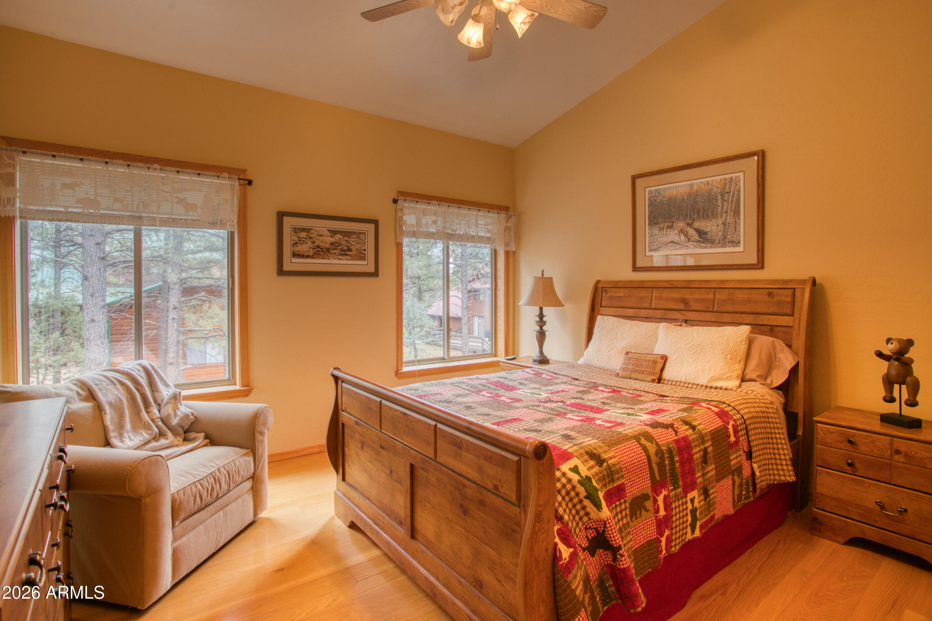 826 Pine Creek Circle Lakeside, AZ 85929 - Photo 32 of 68 Guest Bedroom