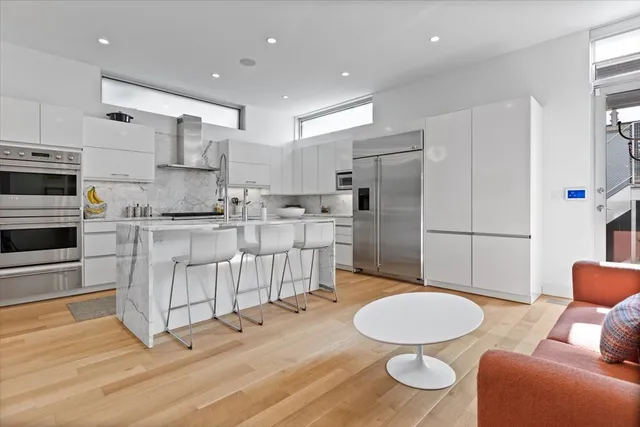 $12,000 | 1823 West Race Avenue, Unit 1823, Chicago, IL 60622