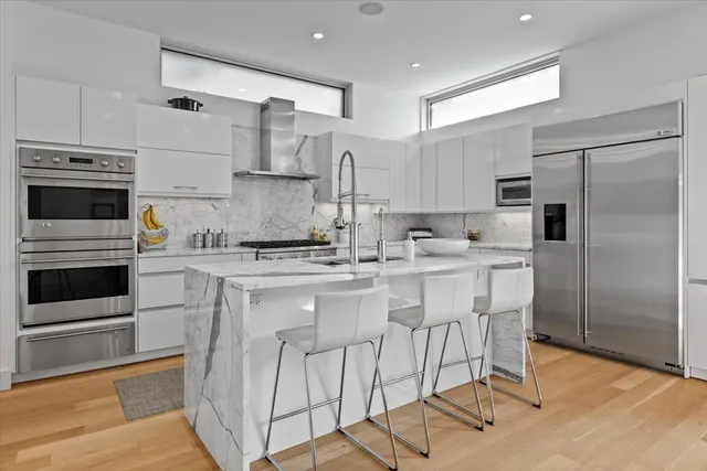 $12,000 | 1823 West Race Avenue, Unit 1823, Chicago, IL 60622