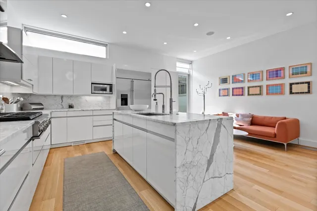 $12,000 | 1823 West Race Avenue, Unit 1823, Chicago, IL 60622