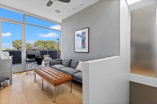 $12,000 | 1823 West Race Avenue, Unit 1823, Chicago, IL 60622