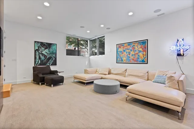 $12,000 | 1823 West Race Avenue, Unit 1823, Chicago, IL 60622