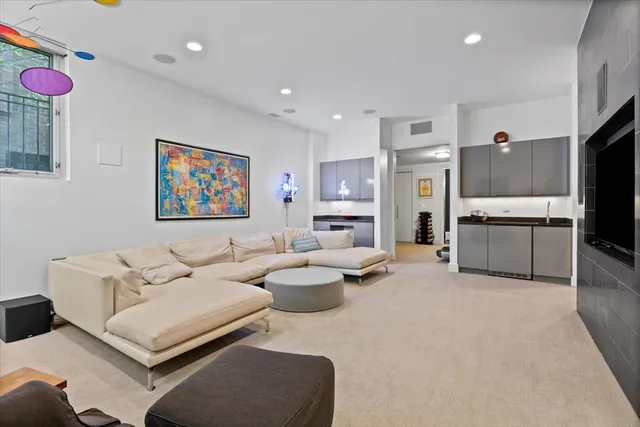 $12,000 | 1823 West Race Avenue, Unit 1823, Chicago, IL 60622