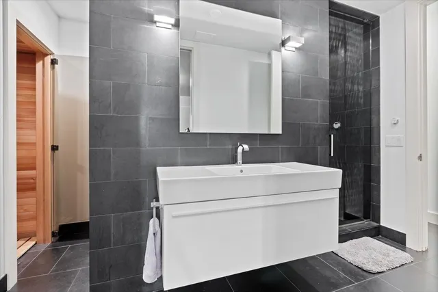 $12,000 | 1823 West Race Avenue, Unit 1823, Chicago, IL 60622