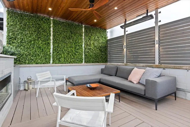 $12,000 | 1823 West Race Avenue, Unit 1823, Chicago, IL 60622