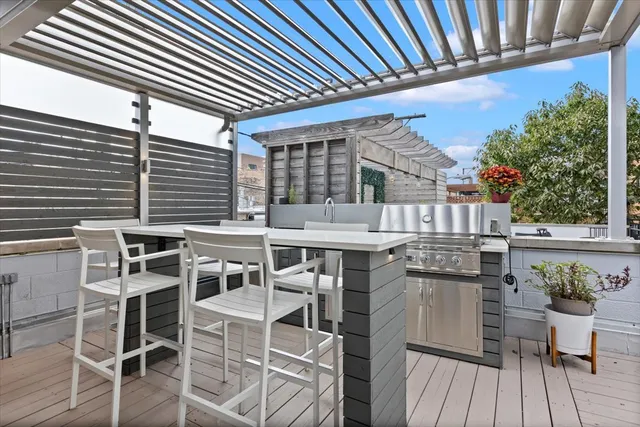 $12,000 | 1823 West Race Avenue, Unit 1823, Chicago, IL 60622