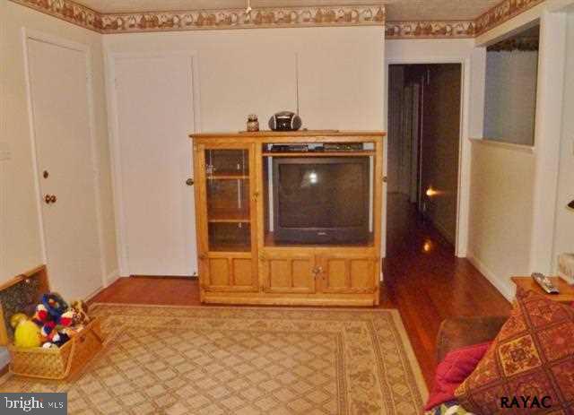 5979 Pine Road Thomasville, PA 17364 - Photo 4 of 36 Gallery Image 4