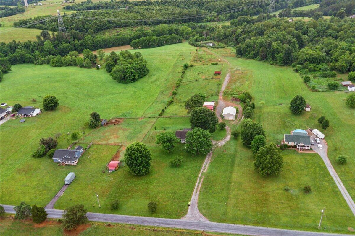1911 Von Roy Road Bedford, VA 24523 - Photo 44 of 51 45-1911 Von Roy Rd-45
