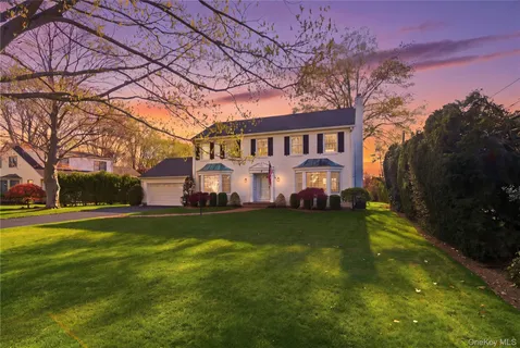 $1,950,000 | 9 Sunset Lane, Garden City, NY 11530