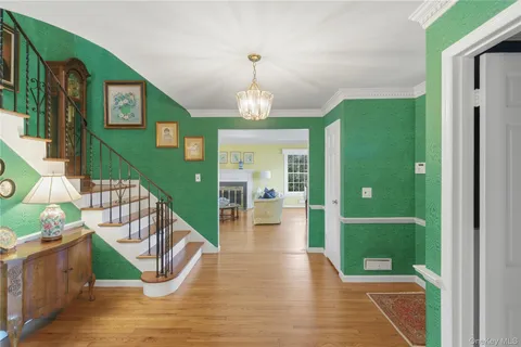 $1,950,000 | 9 Sunset Lane, Garden City, NY 11530