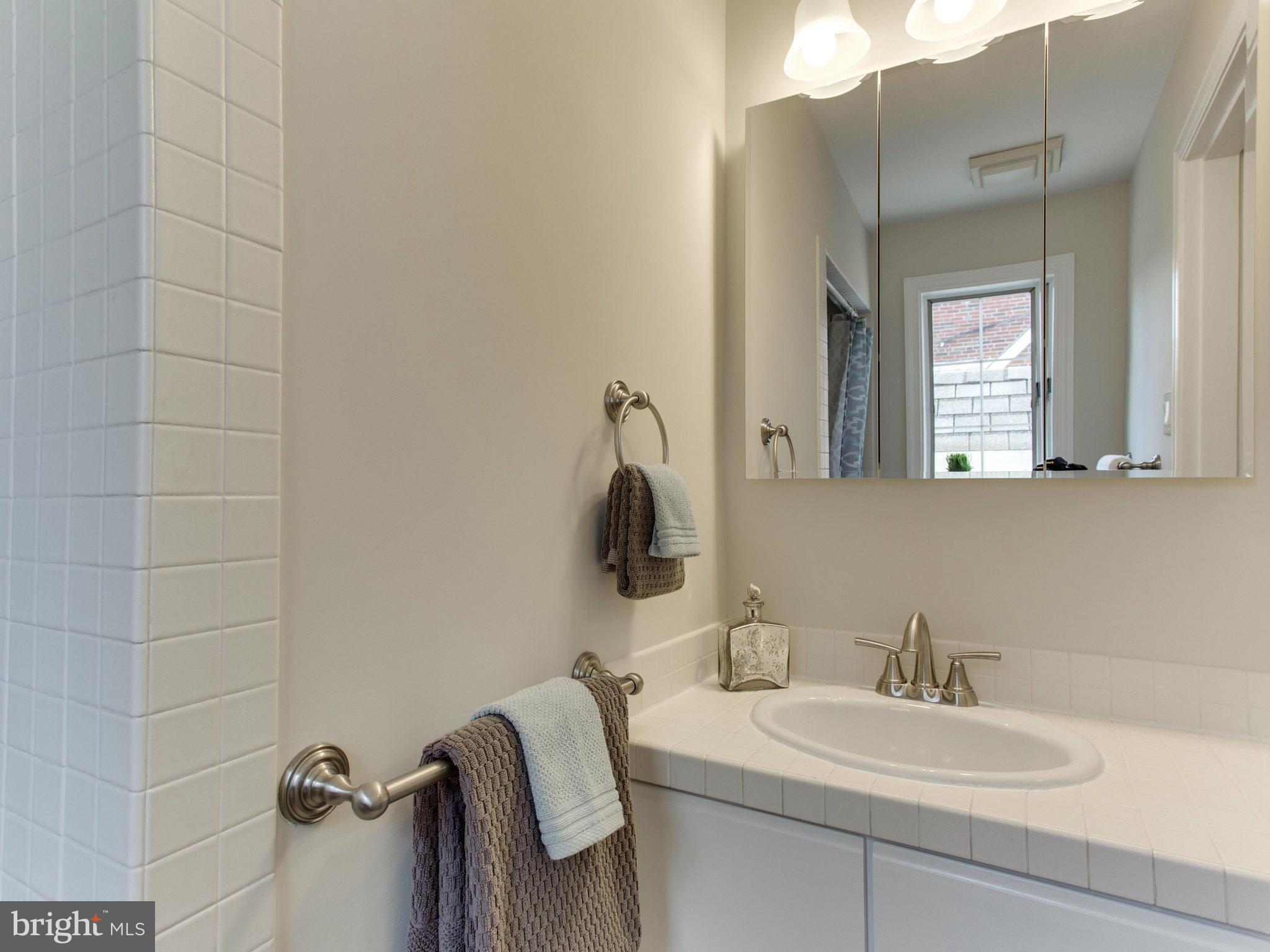 3373 Rittenhouse Street Northwest Washington, DC 20015 - Photo 11 of 14 Hall Bath