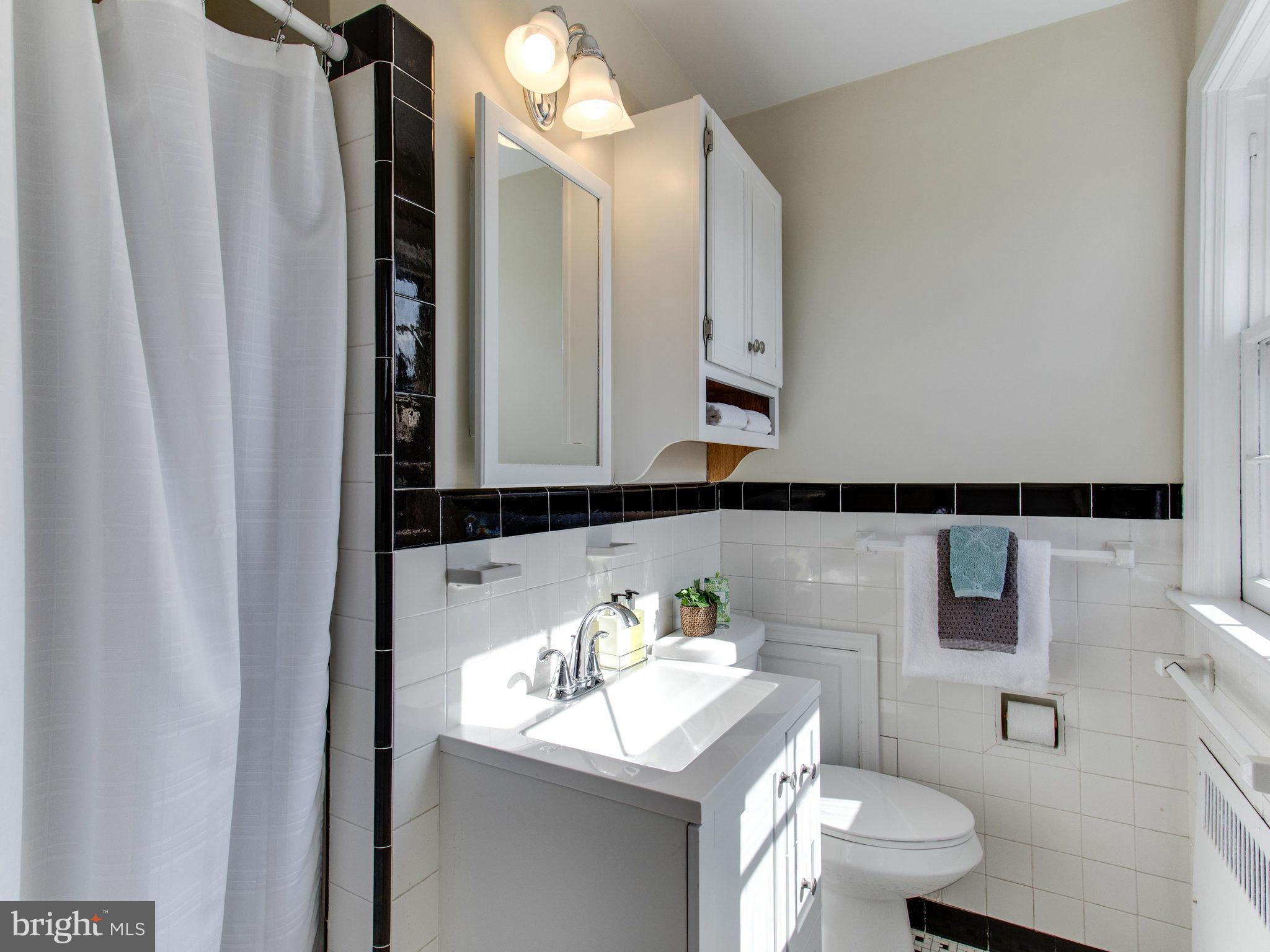 3373 Rittenhouse Street Northwest Washington, DC 20015 - Photo 13 of 14 Bath (Master)