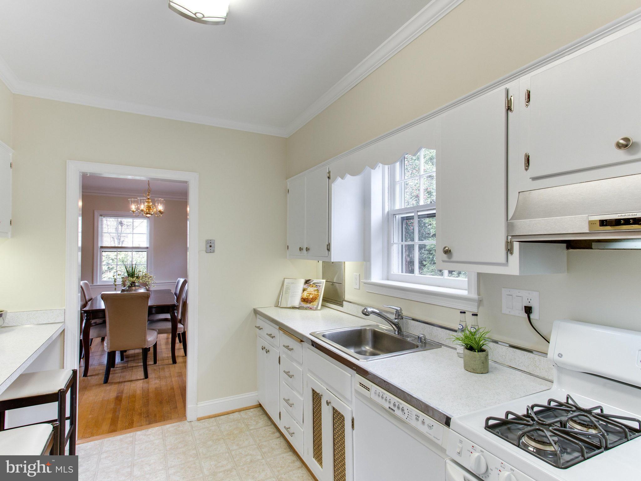 3373 Rittenhouse Street Northwest Washington, DC 20015 - Photo 6 of 14 Kitchen