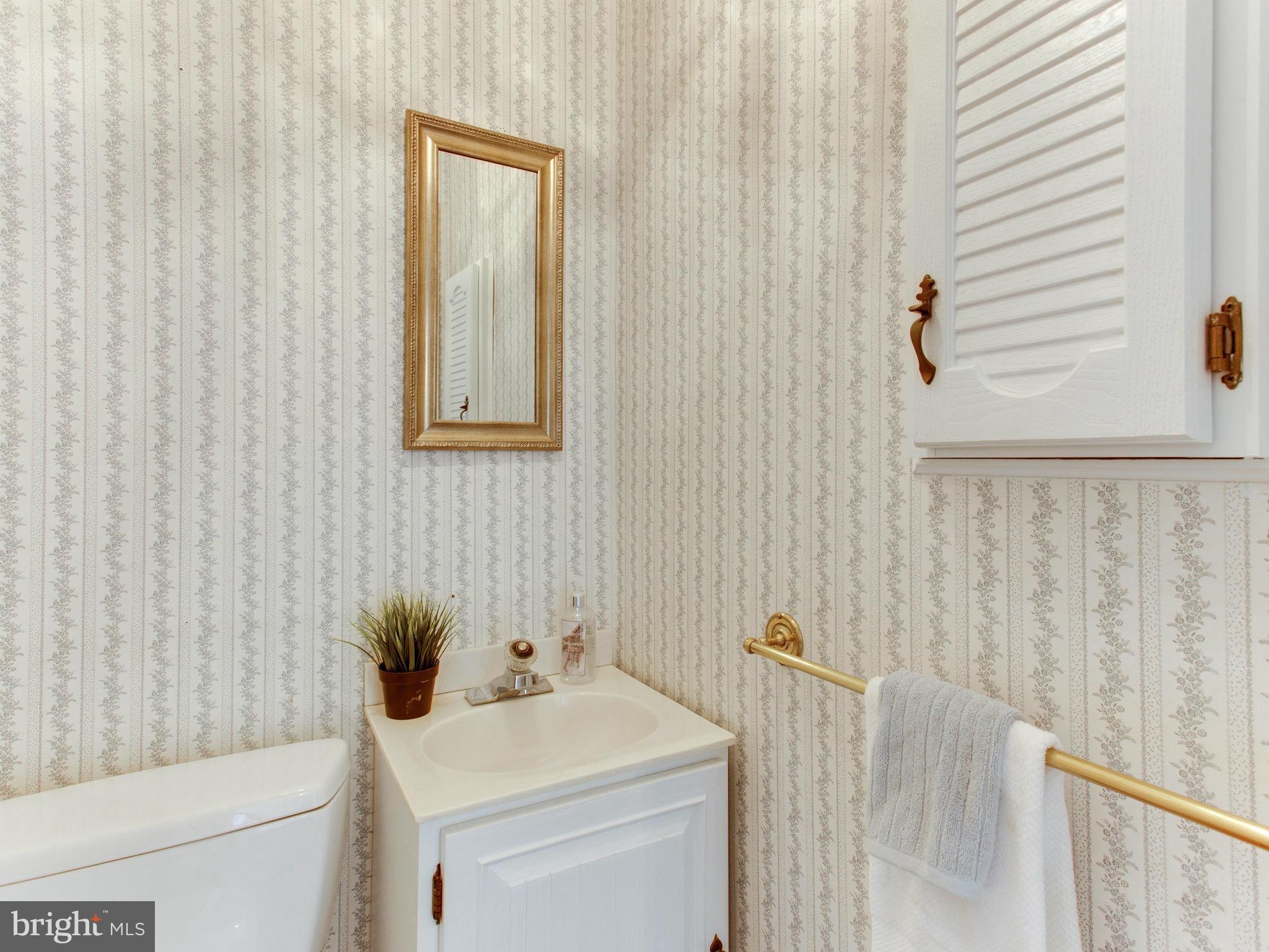 3373 Rittenhouse Street Northwest Washington, DC 20015 - Photo 9 of 14 Powder Room
