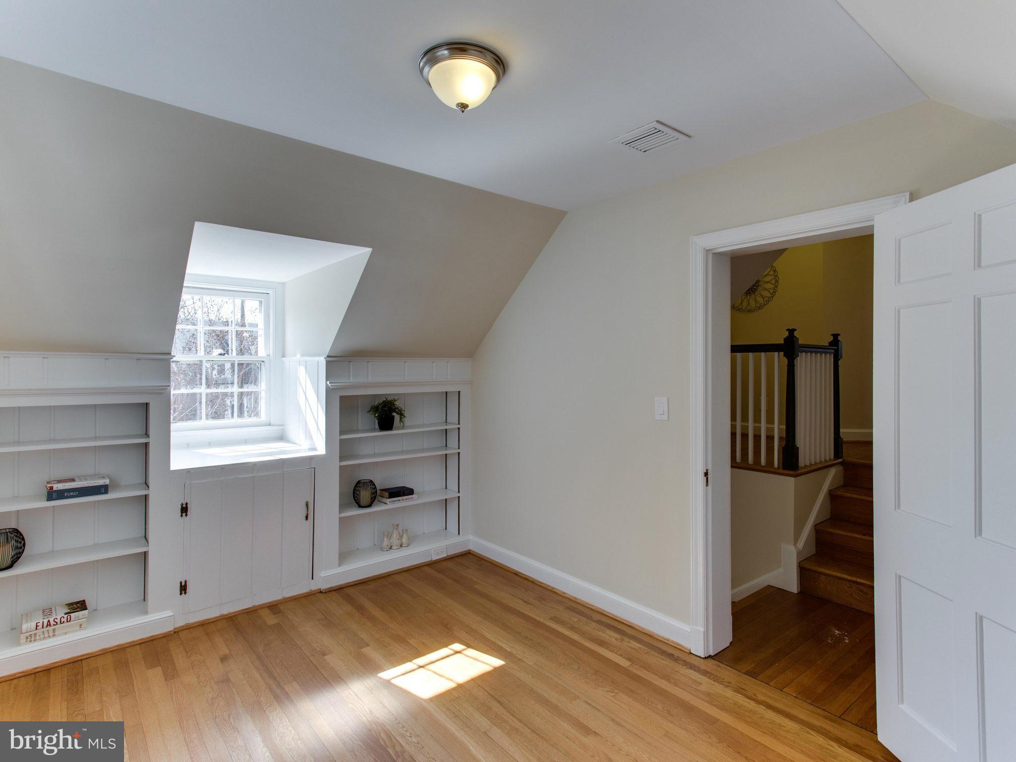 3373 Rittenhouse Street Northwest Washington, DC 20015 - Photo 10 of 14 2nd Floor Den/Bonus Room