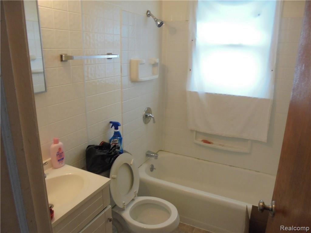 26187 Colgate Street Inkster, MI 48141 - Photo 7 of 10