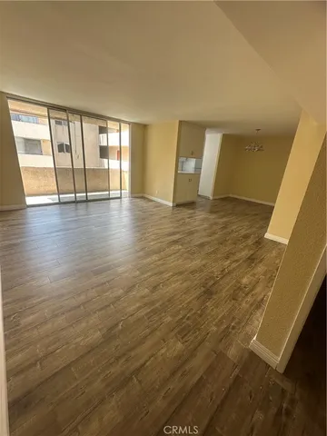 $2,600 | 5429 Newcastle Avenue, Unit 206, Encino, CA 91316