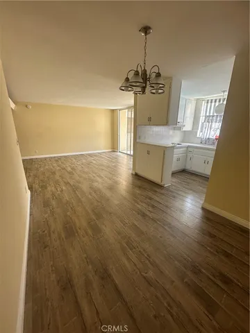 $2,600 | 5429 Newcastle Avenue, Unit 206, Encino, CA 91316